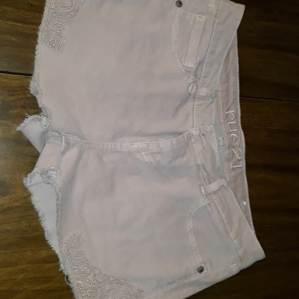 Cut off short with lace detail
